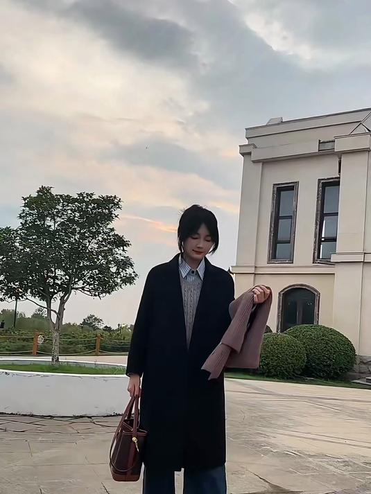 真正的奢侈不是满身Logo,而是别人看不出牌子却觉得这件衣服很贵