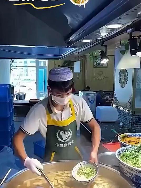 蓬灰工艺筋道面条 + 香辣油泼辣子，速食兰州拉面地道又过瘾！