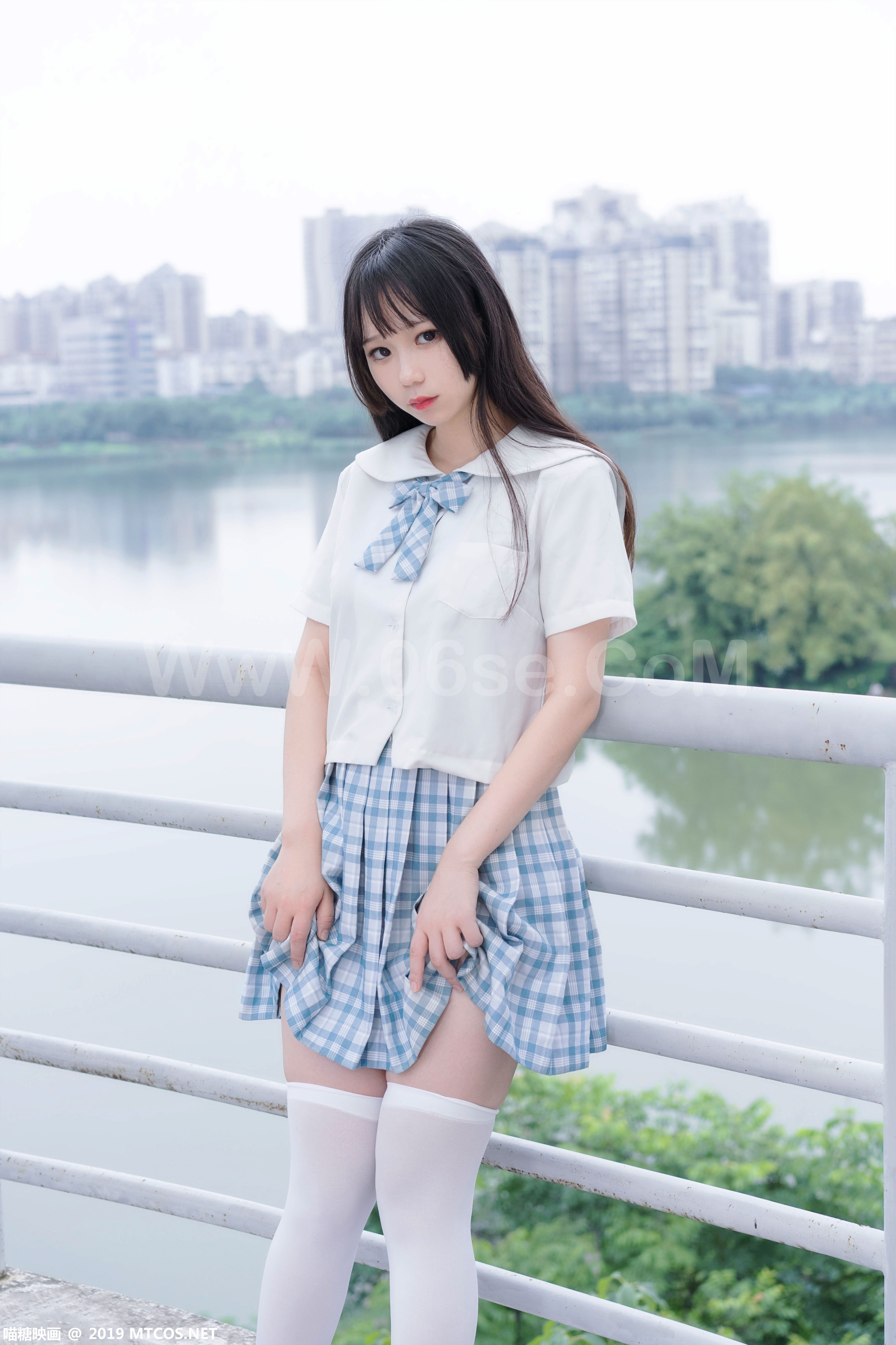 图片[11]-[MTCos] 喵糖映画 Vol.015 半度度度喵 白丝格子裙-六色网