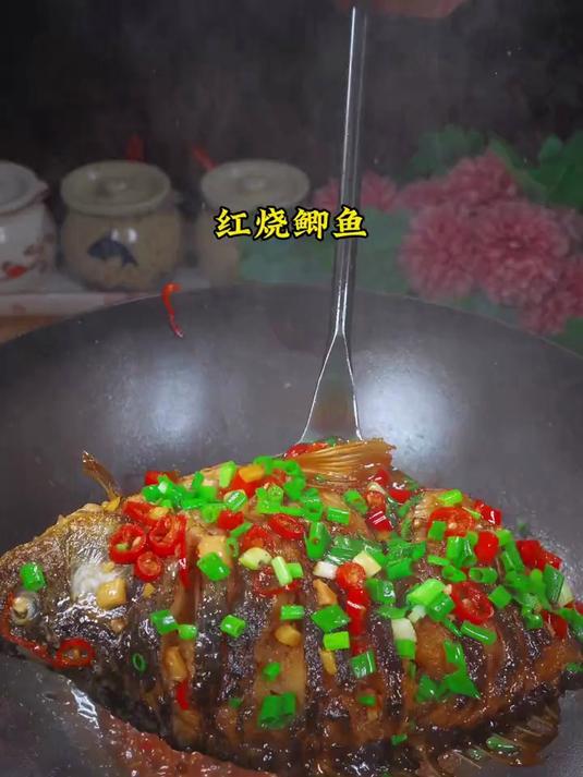 百吃不厌的红烧肉鲫鱼,外焦里嫩