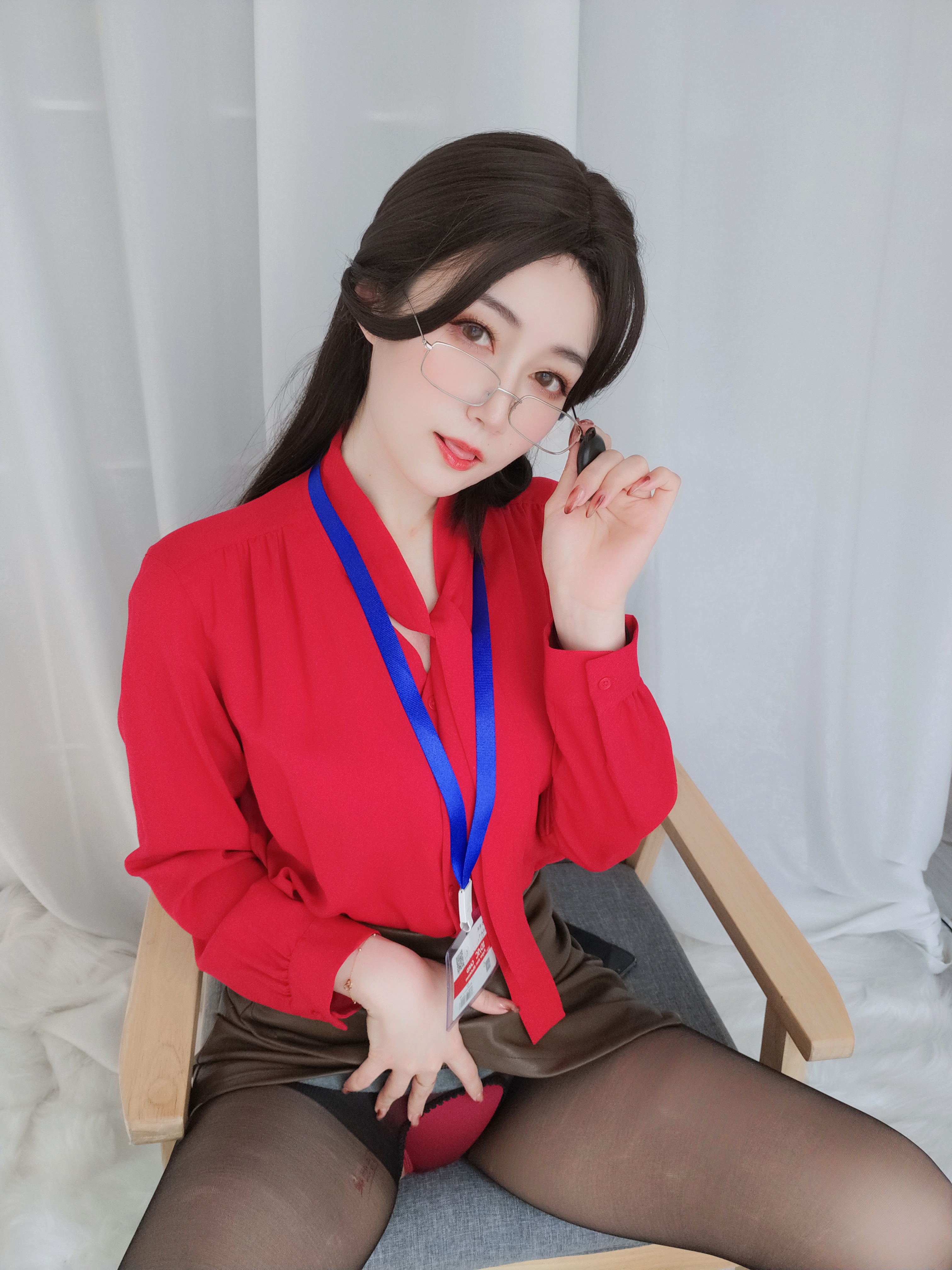 图片[21]-Coser小姐姐白银 NO.002 – 新上任上司[43P+3V318M]-六色网