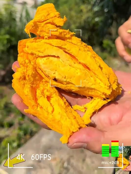 吃起来很香甜果肉很像鸡蛋黄所以也叫鸡蛋果