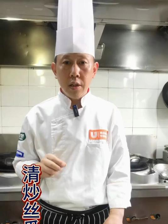 清炒丝瓜，翠绿嫩爽，不发黑有三妙招，简单易学