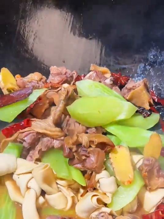 传统工艺风干,每一丝肉都浸满咸香,太绝了!