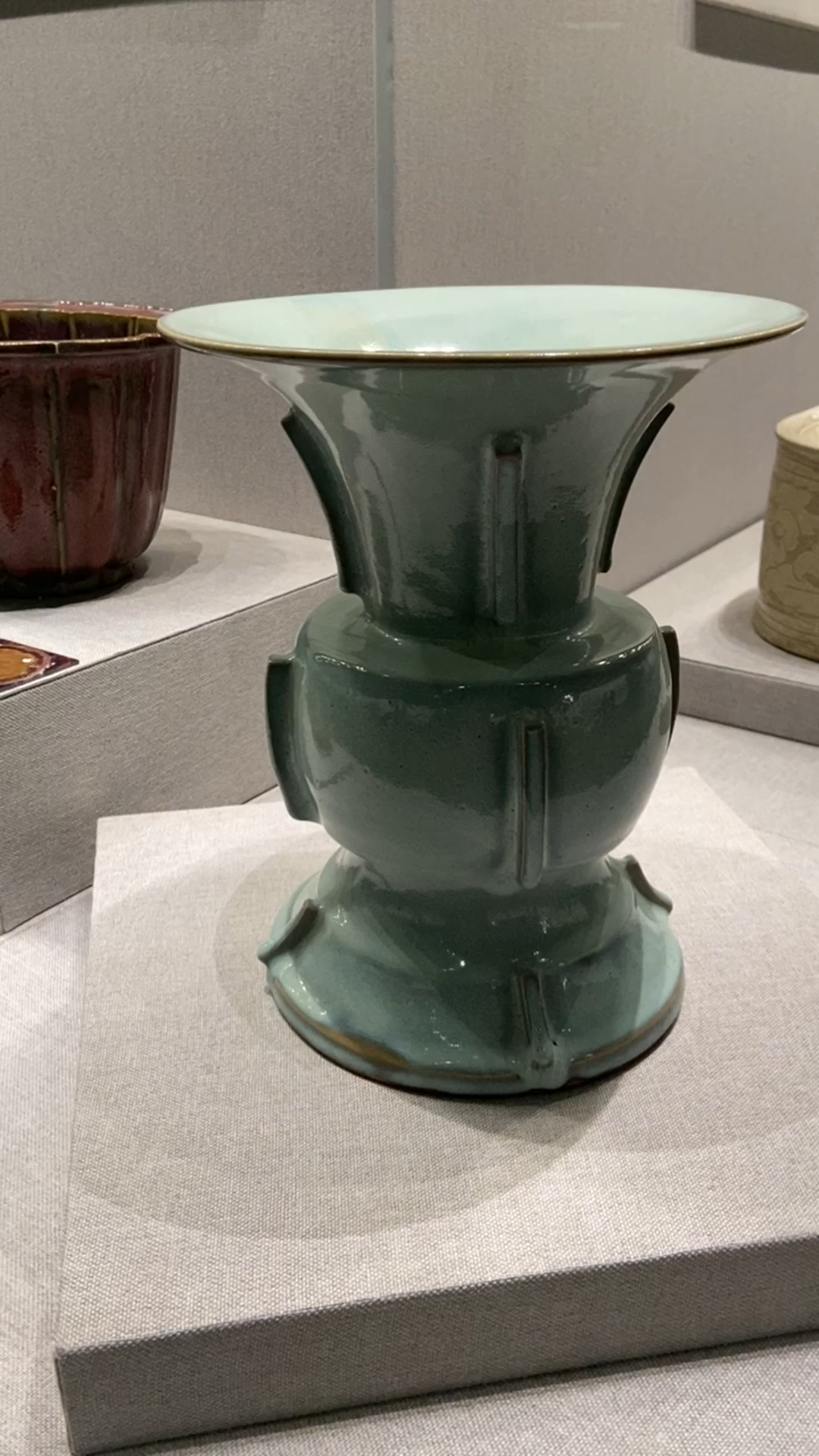 故宫陶瓷馆展出的宋代钧窑瓷器
