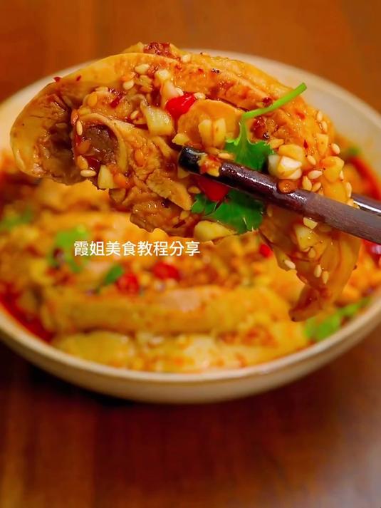 餐桌上一定要有一道即解馋有开胃的菜 这就是口水鸡