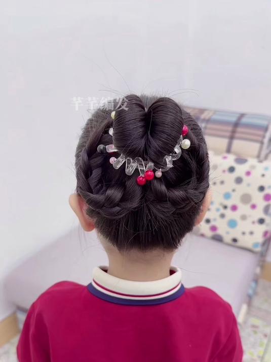 蝴蝶结丸子头编发教程