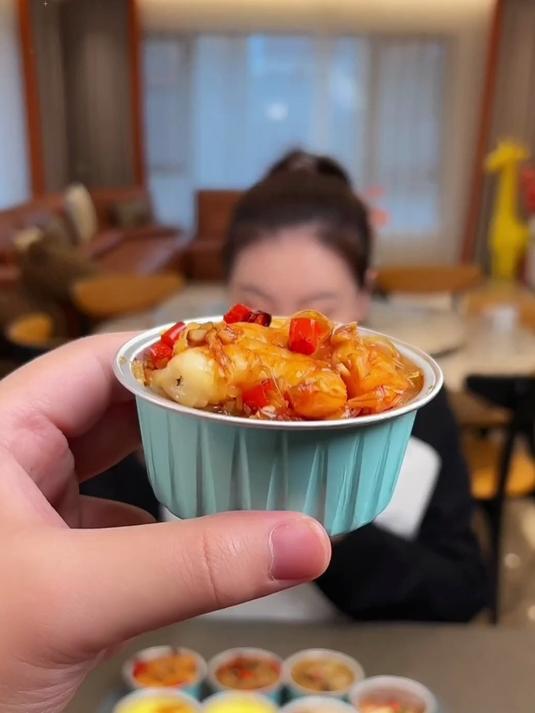 用家里吃不完的鸡蛋和牛奶给孩子做个小点心