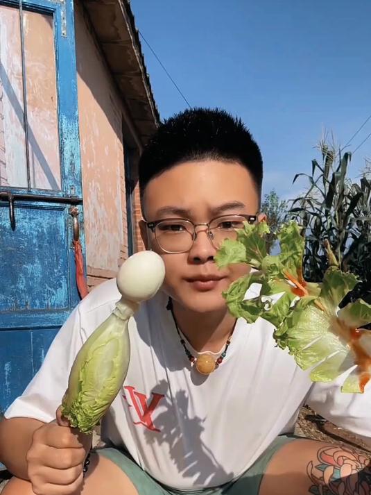 轰炸大鱿鱼 八爪鱼真好吃
