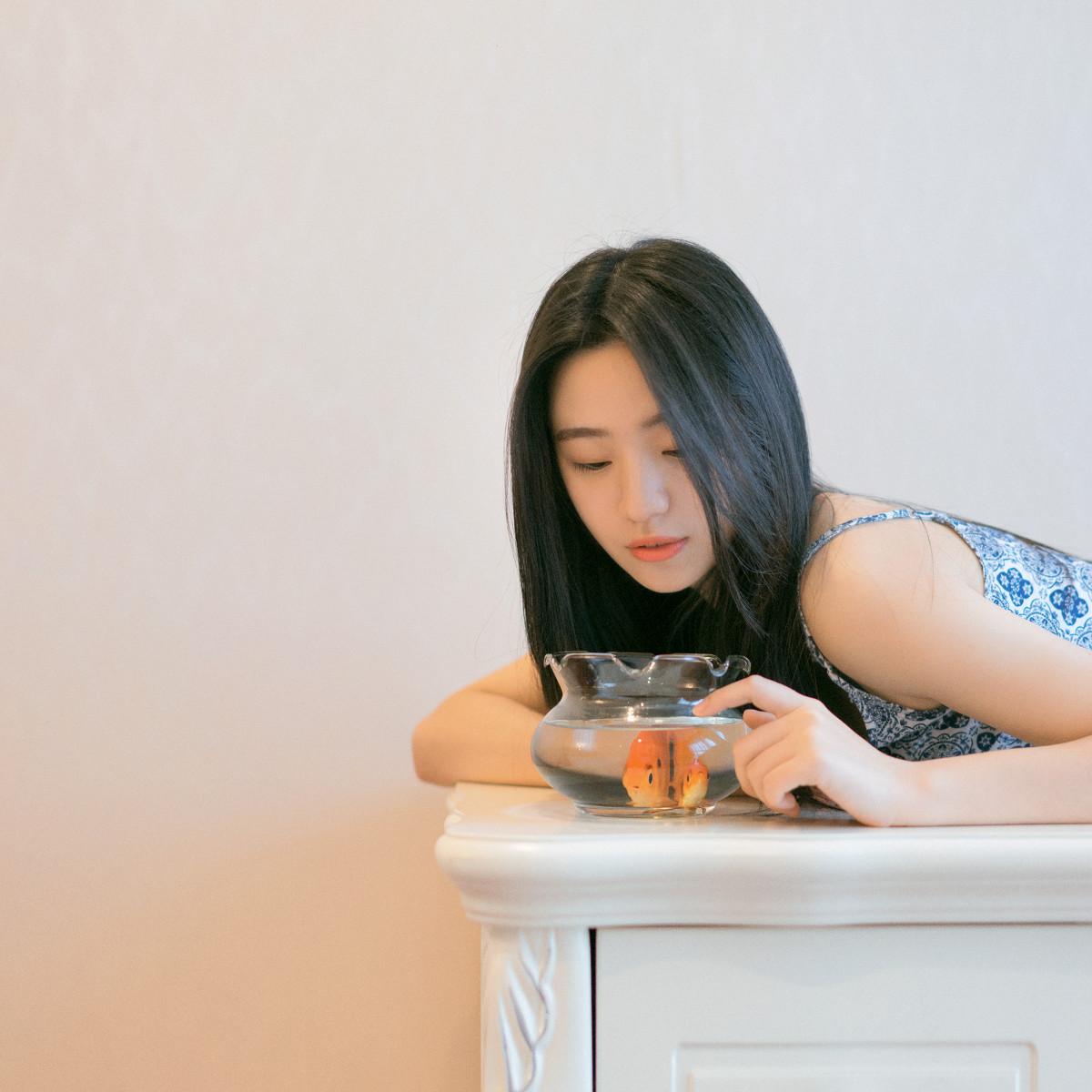 她只是女孩-六色网
