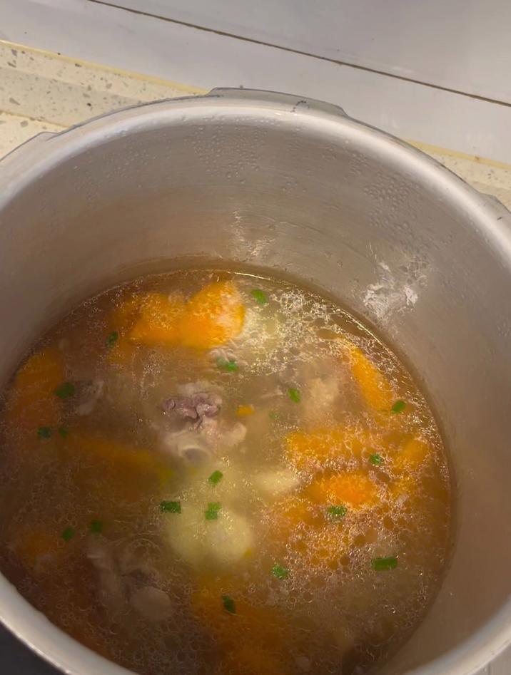 山药胡萝卜排骨汤是最佳搭配