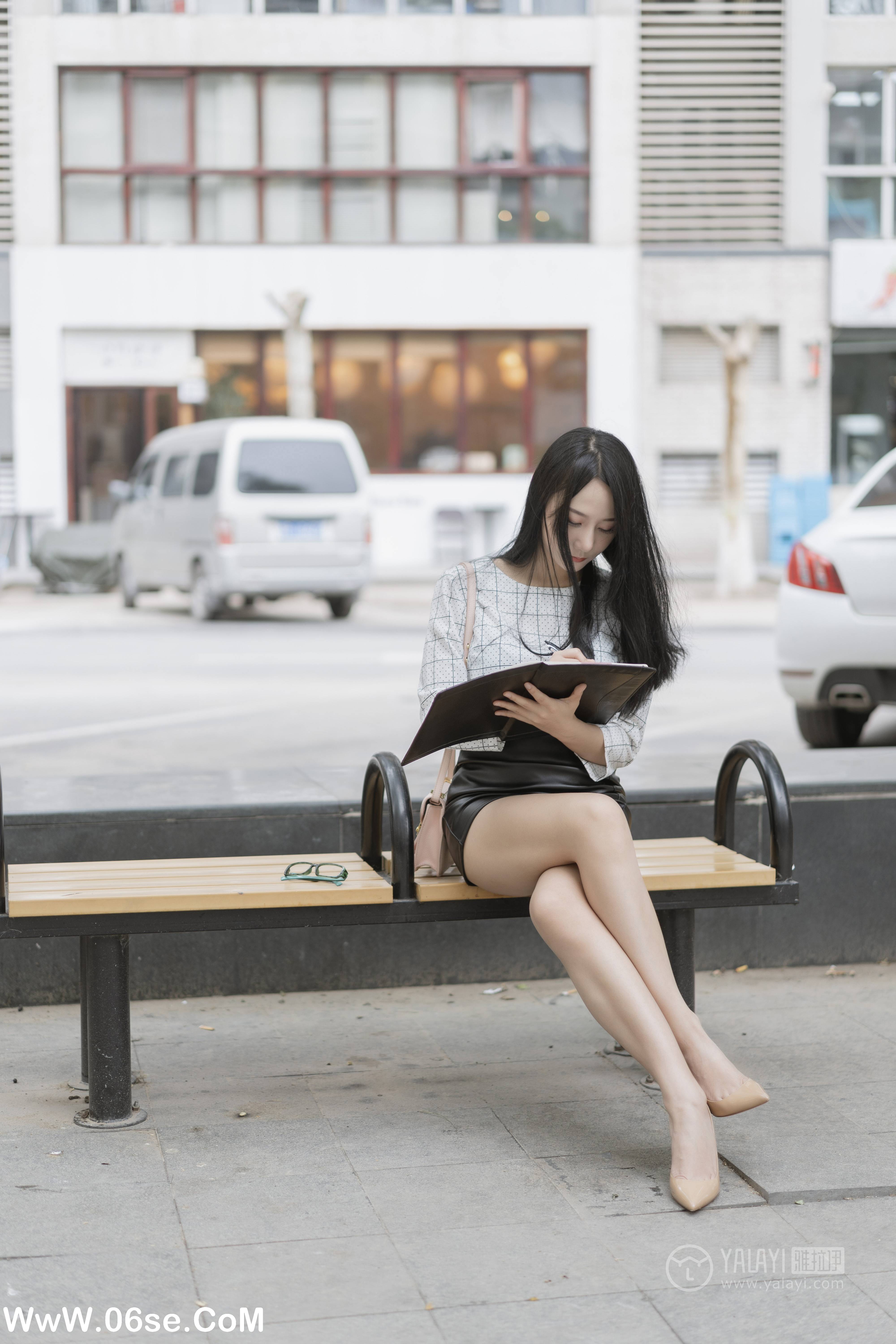 图片[12]-[YALAYI雅拉伊] No.322 女白领的私生活1 何嘉颖-六色网
