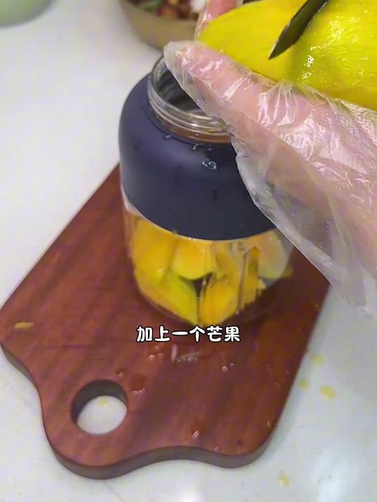 懒人福音！一键搞定鲜榨果汁，这台榨汁机太懂生活了！