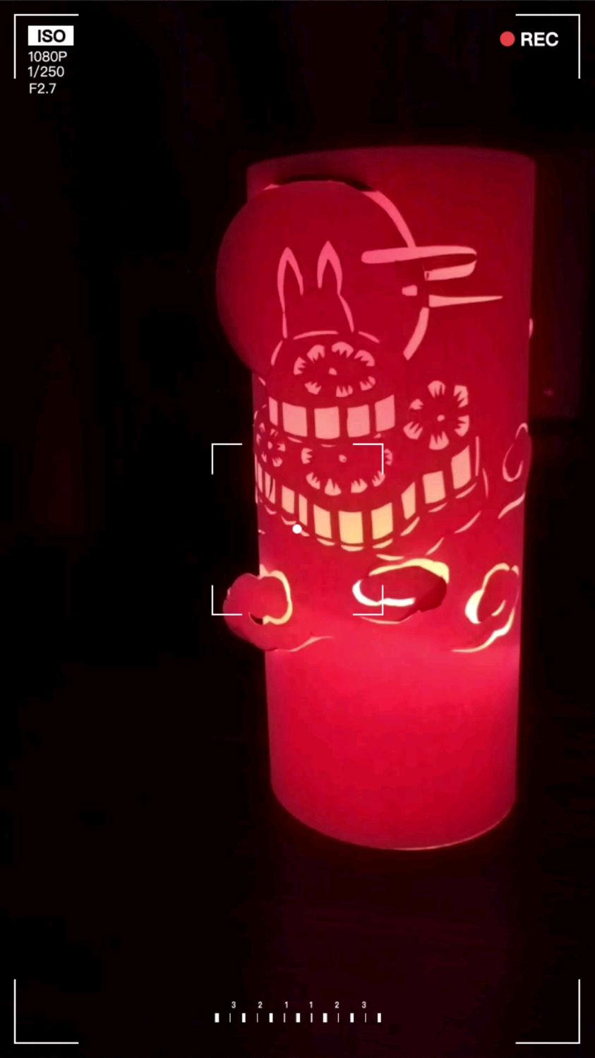 剪纸迎中秋,简单的仪式感还是要有的嘛。