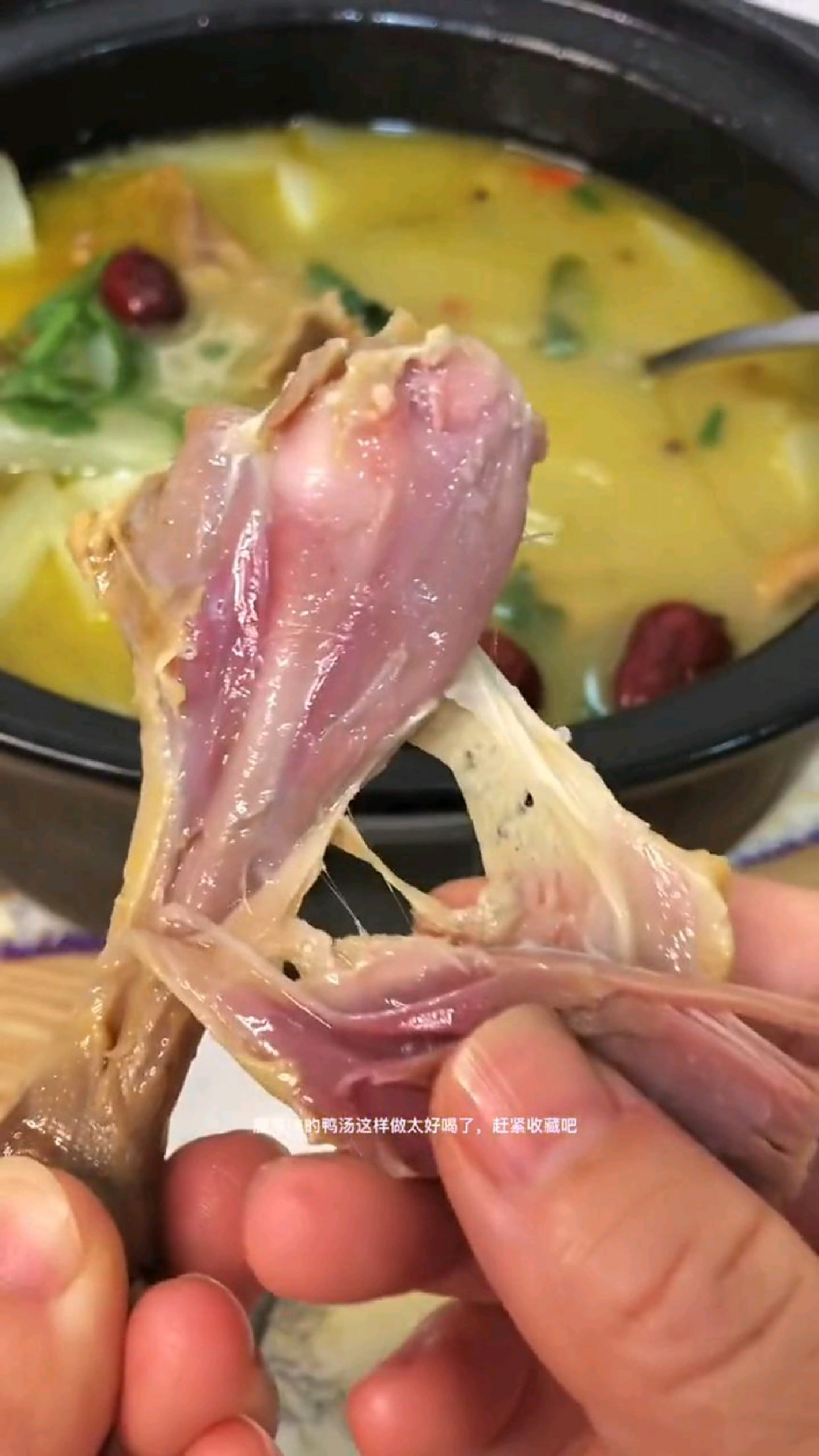 风干鸭 腊香味鸭汤,汤汁鲜美.做法简单又营养