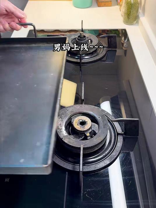 今日厨房日记：韩式铁板烤肉鸡排拌饭家庭版砂锅窑鸡，吃好喝好烦恼全跑～