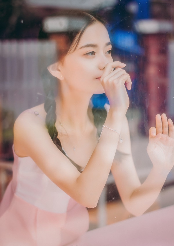 图片[13]-玻璃窗-六色网