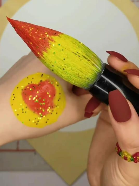 书写:“上菜啦!是谁点的番茄炒蛋～”