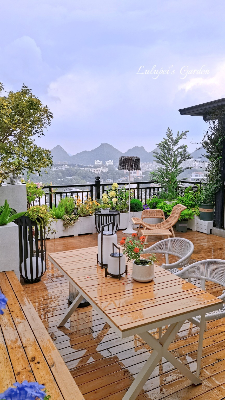 如何打造一个不怕雨的露台花园?