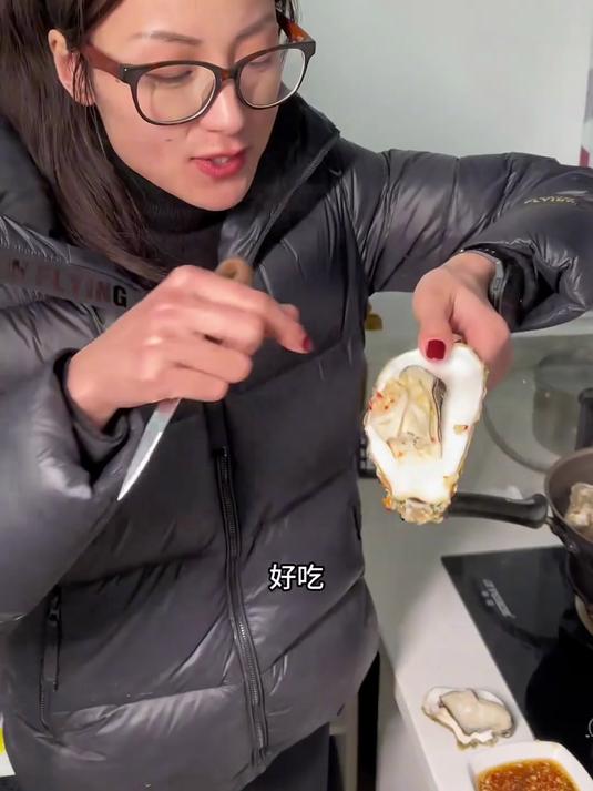 日常小菜～乳山生蚝饱满多肉,炒鸡蛋超鲜香