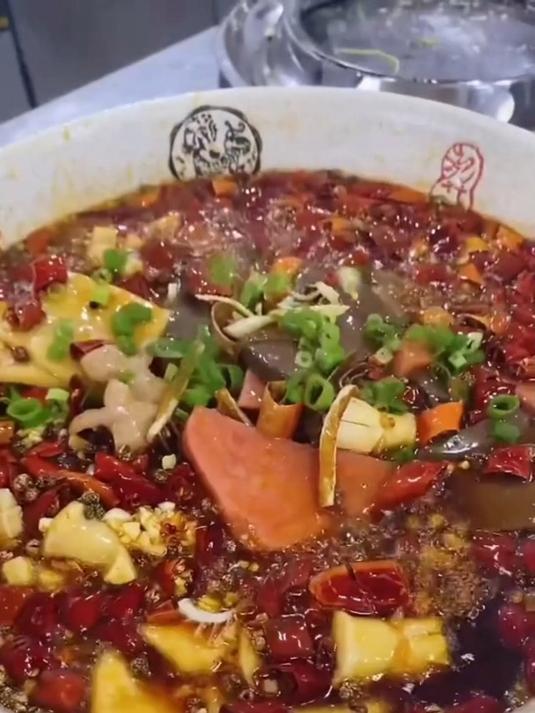 川香毛血旺,色泽诱人,麻辣鲜香