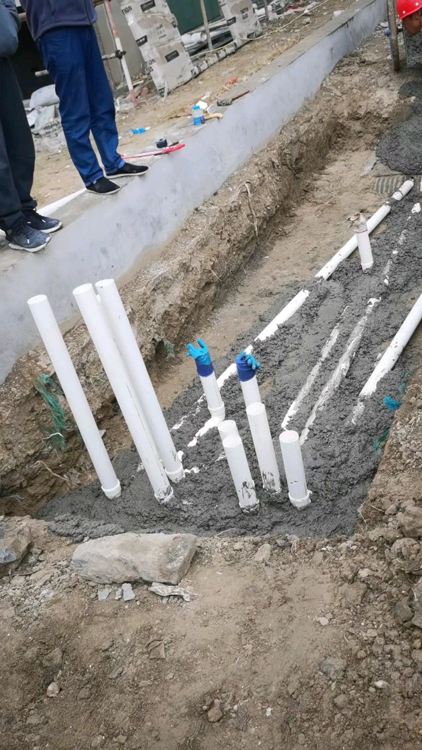 庭院鱼池过滤池系统排管安装流程,灵璧石假山施工安装