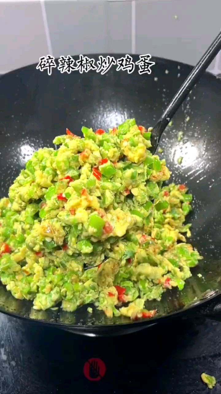 分享家庭版美食碎辣椒炒鸡蛋做法