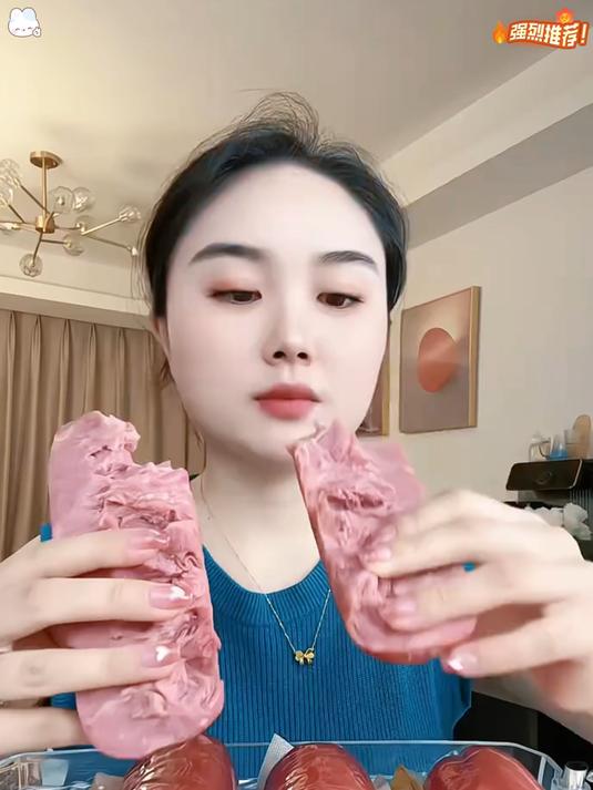 老青岛熏火腿,咸香入味,早餐夹饼超香