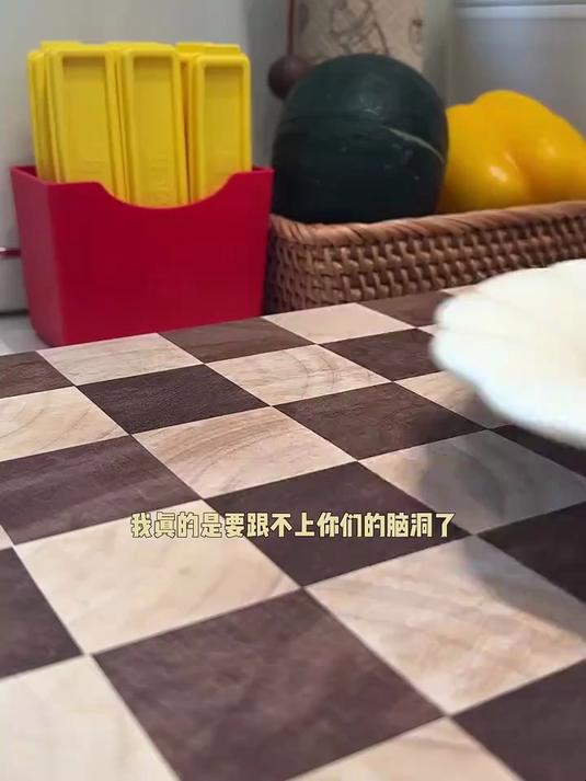 有如此可爱的汉堡包流入我家，每天炫饭有福了。汉堡蘸料碟