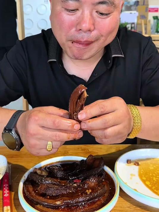 今天花188挑战把子肉自助,肥而不腻,太香了
