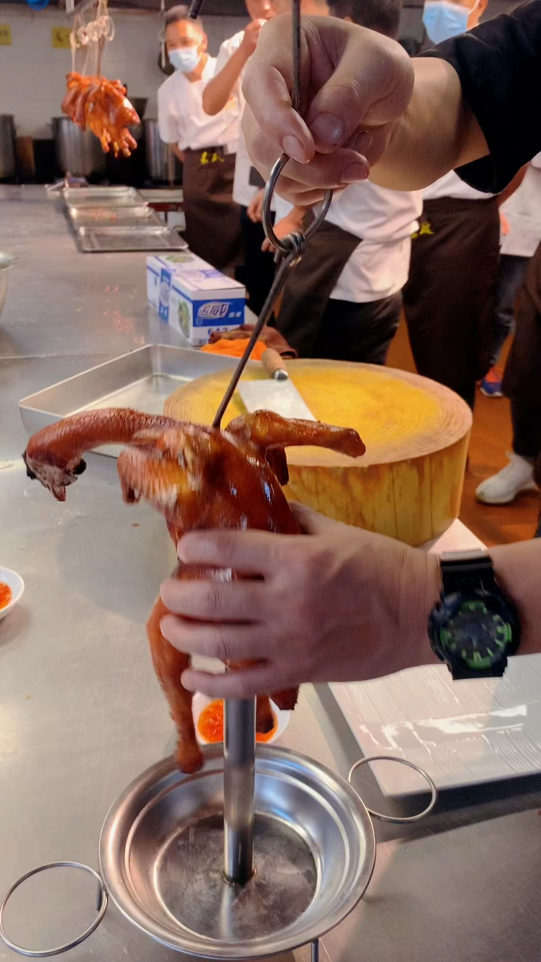 正宗广东烧腊培训班,脆皮烧鸡摆盘分享