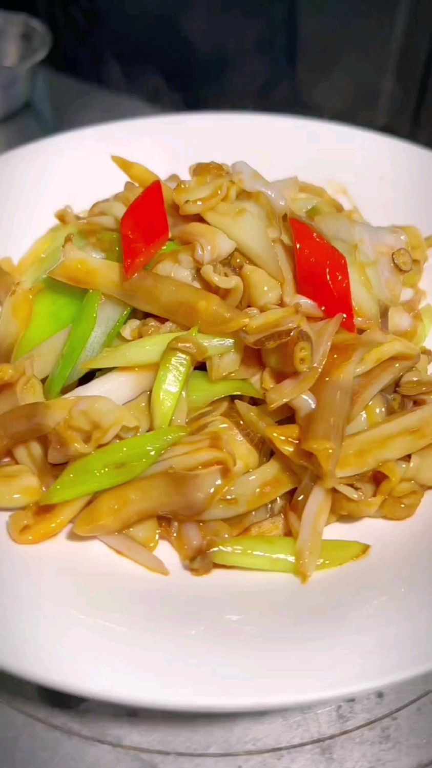 葱炒蛏子肉的做法