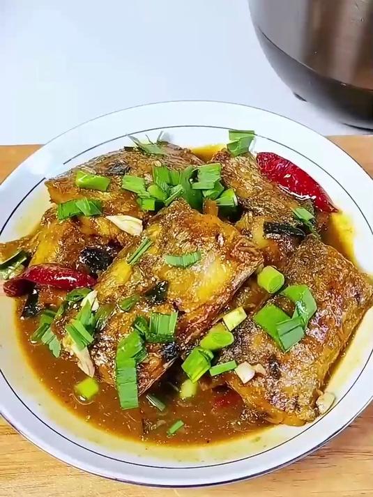 海鲜控必入,啤酒烧带鱼段,鲜到连汤汁都想舔盘!
