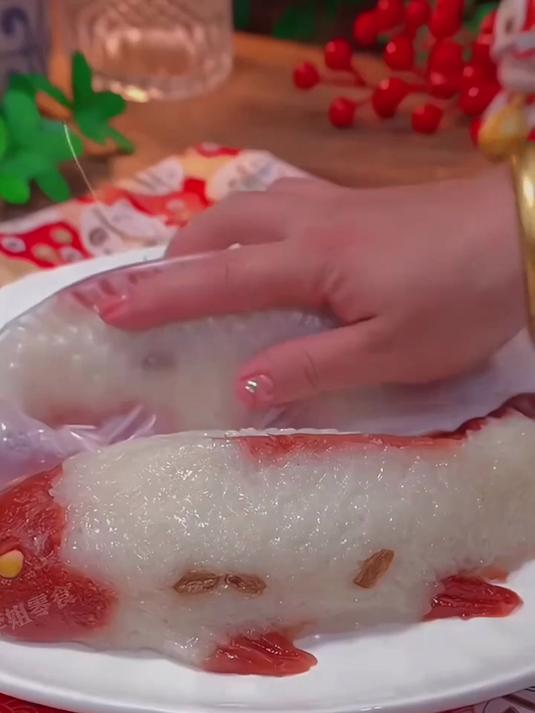 年夜饭少不了这条寓意深远的年年有鱼年糕鱼,软糯香甜味道好极了