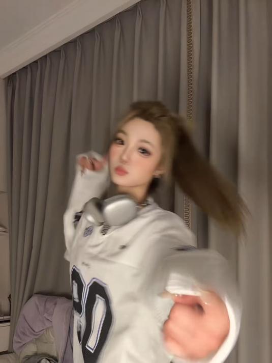  今天是高马尾小吐司 