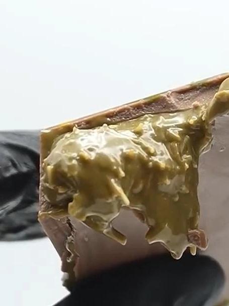 「制作」用Selmi设备作迪拜巧克力