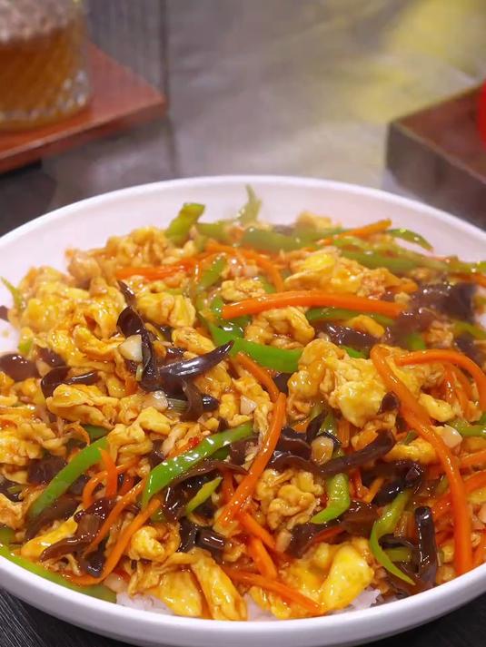 鱼香鸡蛋盖饭太好吃了