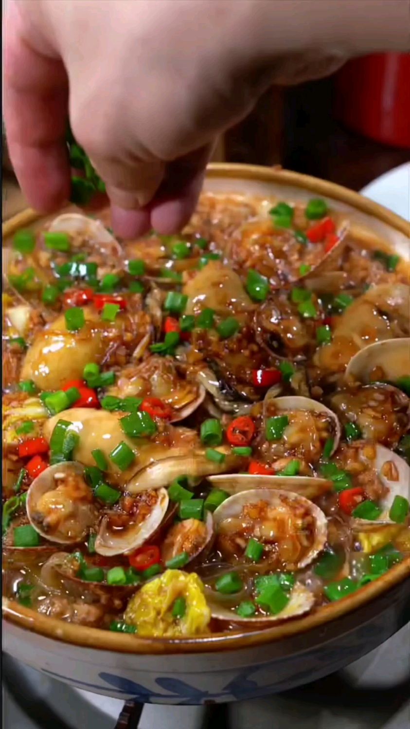 肉末蒜蓉生蚝花甲煲