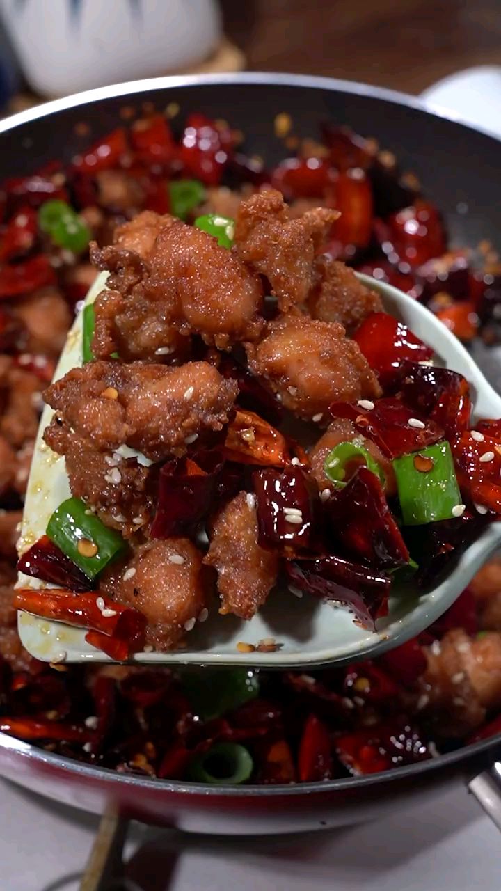 辣子鸡这样做,麻辣香酥,不但下酒又下饭