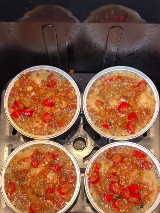 今天分享一个用这个锡纸碗做的既简单又好吃的食谱!