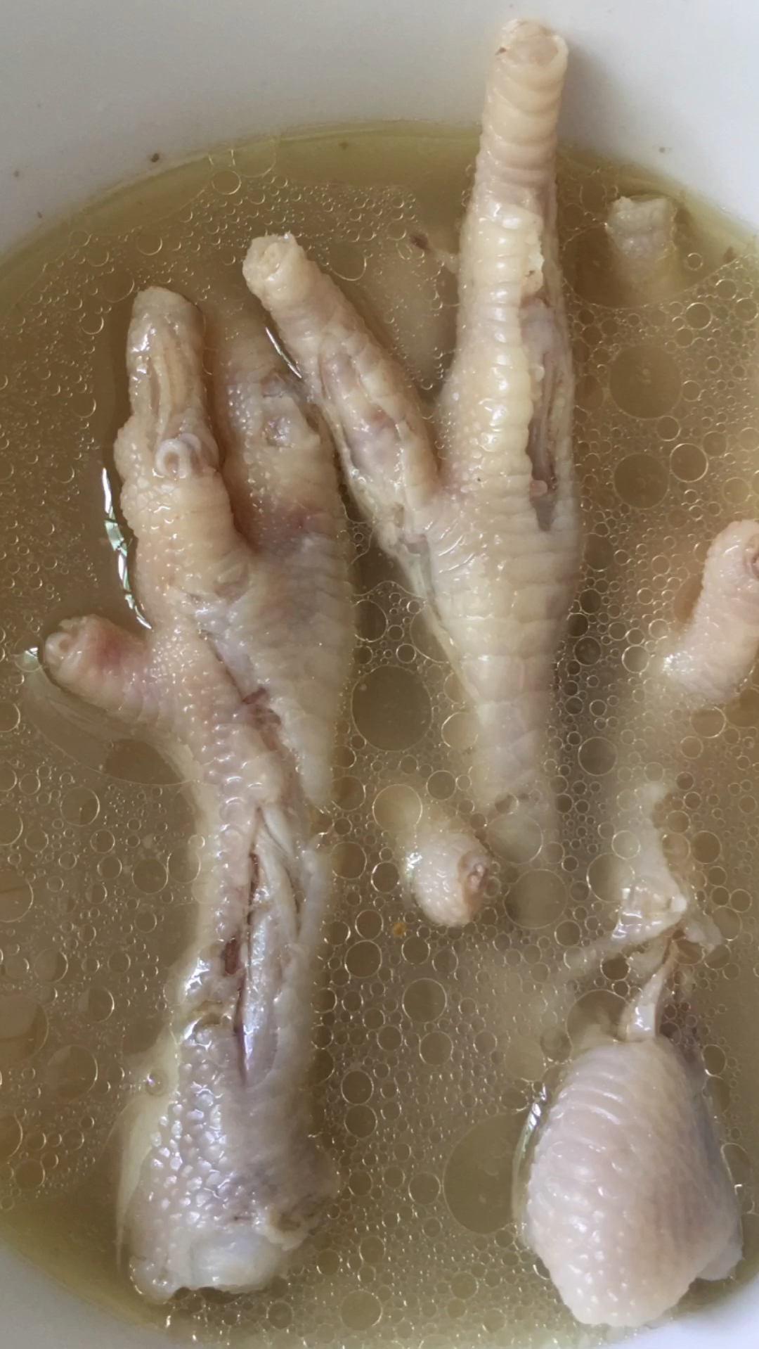 红枣枸杞鸡爪汤,补充胶原蛋白!适合春季滋补养生!