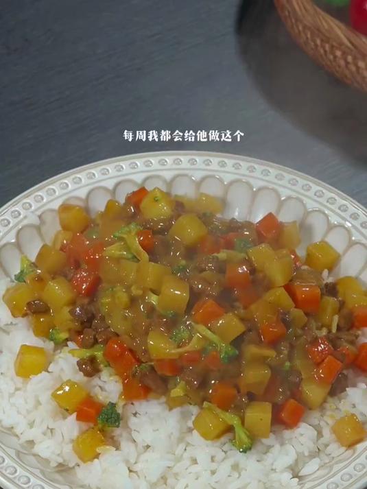 小朋友正在长身体的时候，我每周都会给他做这个咖喱牛肉饭