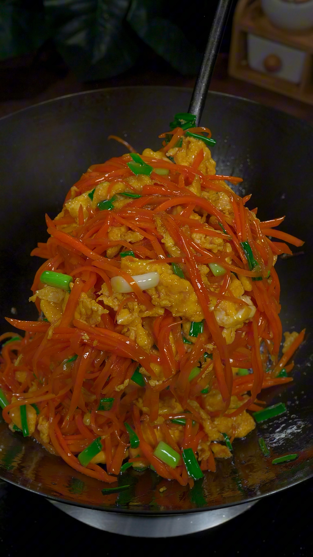 胡萝卜炒鸡蛋 拿肉都不换#家常菜 #胡萝卜炒鸡蛋 #妈呀太香了