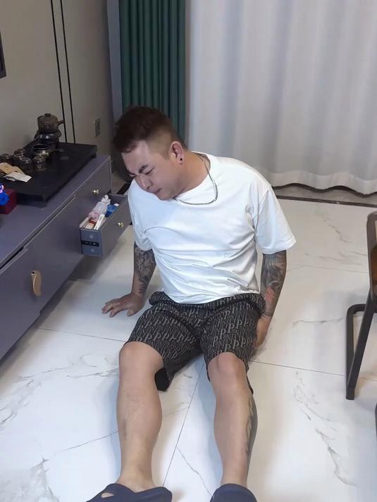 咱就说玩个游戏他给我展示飞天猪肉半子了