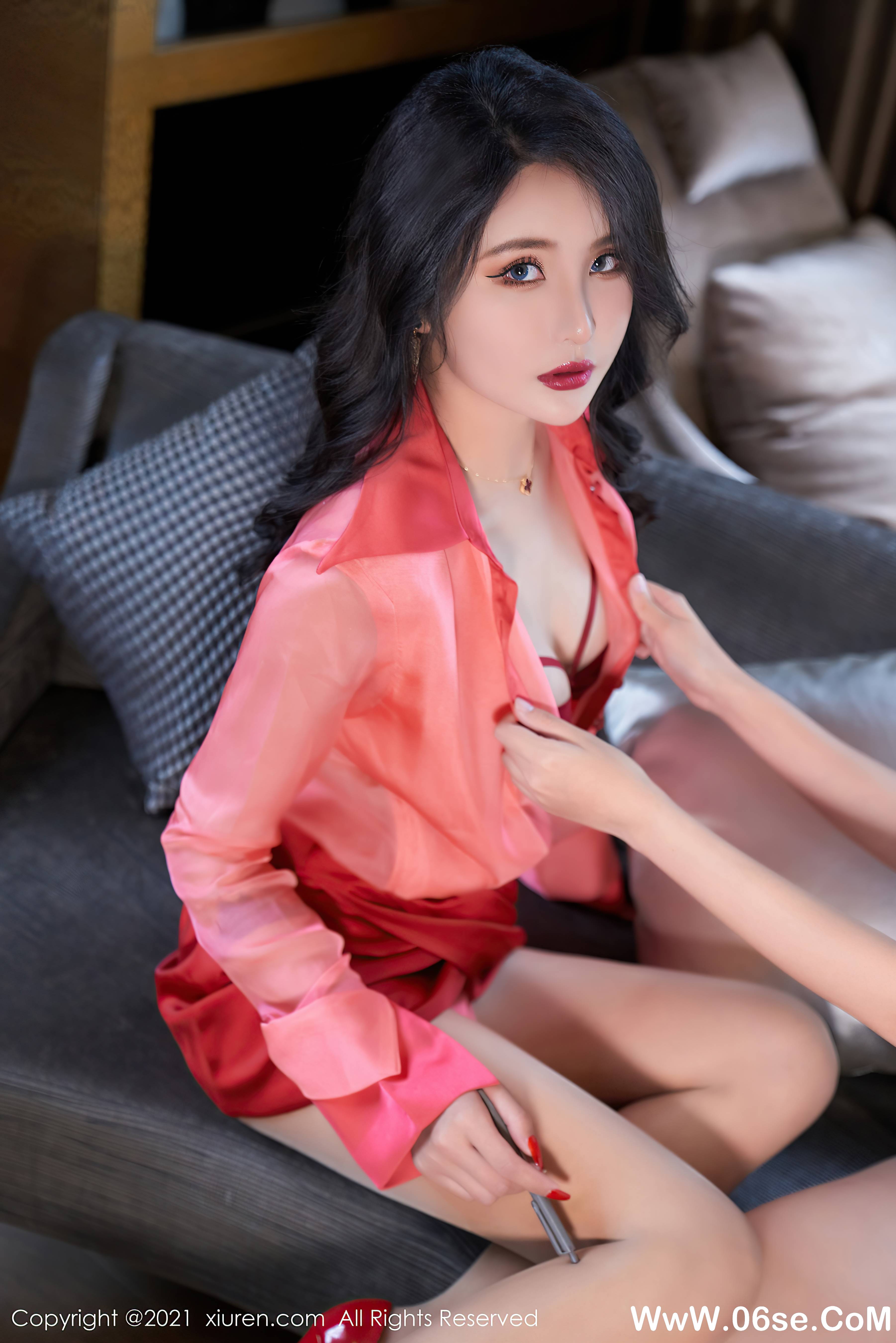 图片[3]-[XIUREN秀人网] 2021.09.08 NO.3915 Emily尹菲[644+1P633M]-六色网