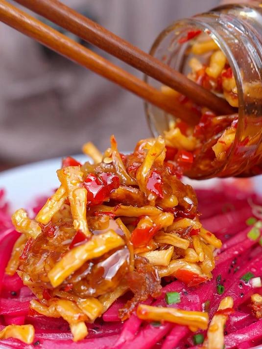 万万没想到火龙果还能炒土豆丝,好吃吗?