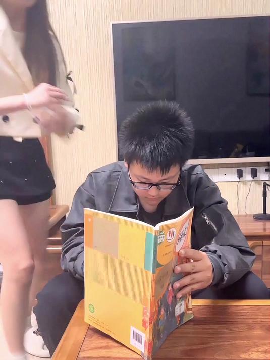 龙小逸这重要的一生..
