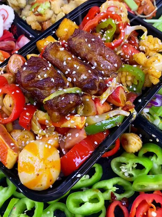 干锅焖饭,各种菜品米饭提前做好,可满足食堂,档口大批量出餐