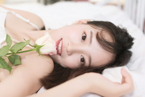 图片[8]-白色和她-六色网