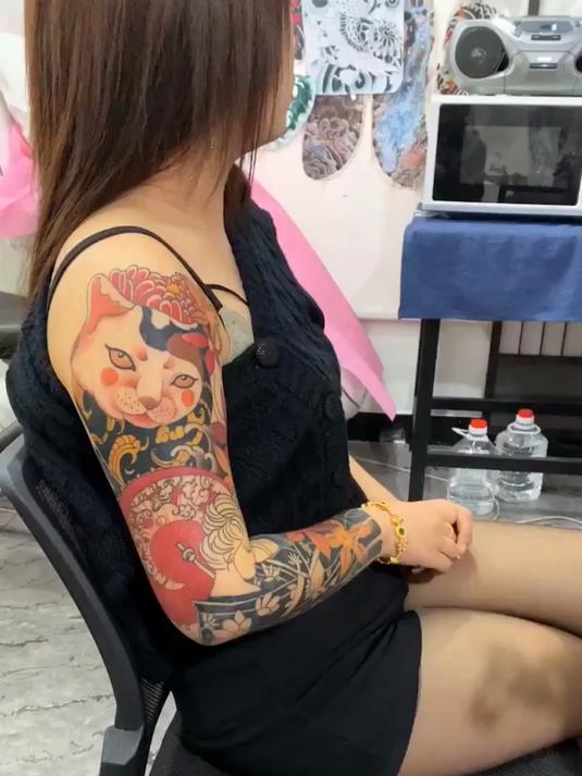 霸气招财猫花臂刺青,这气质不一般